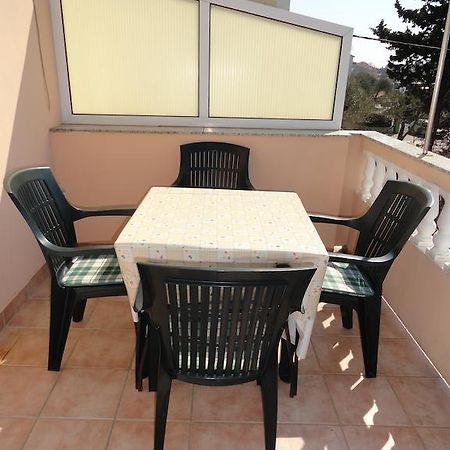 Apartments & Rooms Karmela Banjol Δωμάτιο φωτογραφία