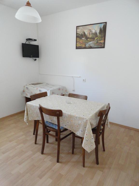 Apartments & Rooms Karmela Banjol Δωμάτιο φωτογραφία