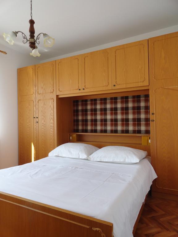 Apartments & Rooms Karmela Banjol Δωμάτιο φωτογραφία