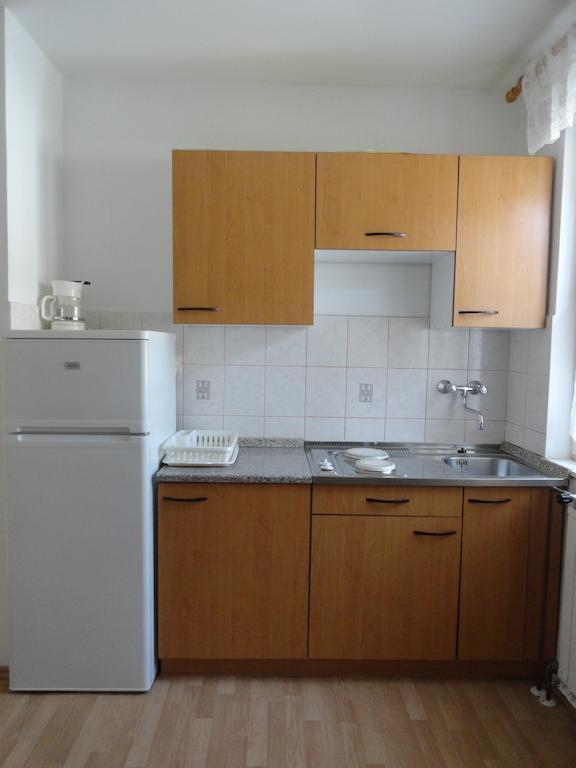 Apartments & Rooms Karmela Banjol Δωμάτιο φωτογραφία