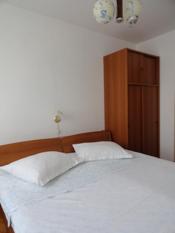 Apartments & Rooms Karmela Banjol Δωμάτιο φωτογραφία